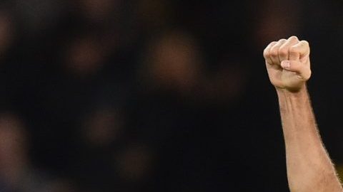 Tras casi un año Raúl Jiménez volvió a jugar.