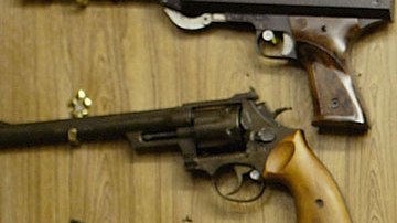 México pide control de tráfico de armas.