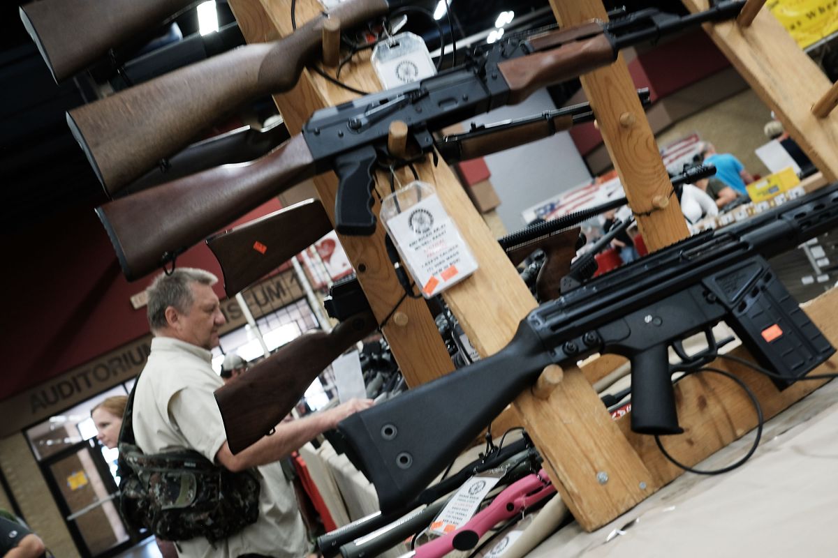 Líderes y gobierno de México consideran que la demanda contra fabricantes de armas de EE UU, puede ayudar a bajar los altos niveles de violencia. (Getty Images)