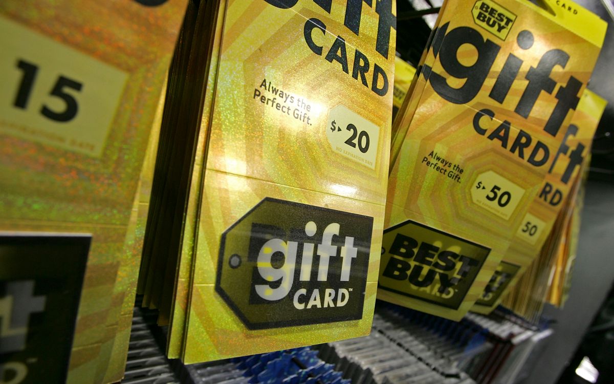 Las tarjetas de regalo fueron adoptadas por primera vez por los grandes almacenes en la década de 1930.
