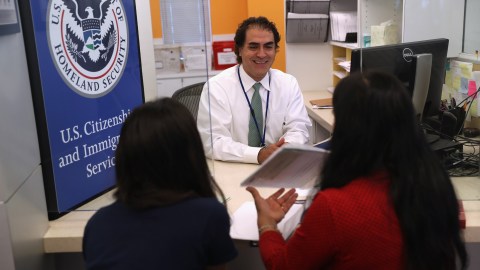 USCIS continúa con sus cambios para mejorar los procesos migratorios.