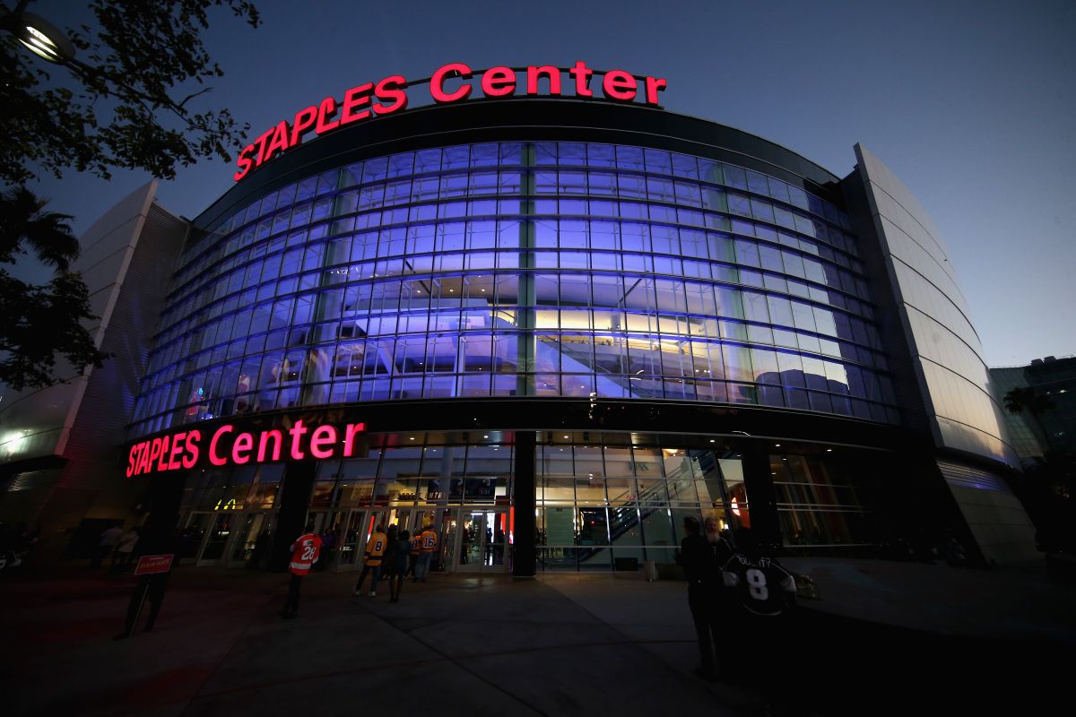 El Staples Center, en el centro de Los Ángeles, está por cambiar de nombre. 