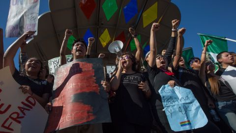 Los hispanos también están exigiendo una representación más auténtica.