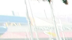 SAN FRANCISCO - DECEMBER 03: A table sits empty during the lunch hour at Alioto's Seafood Restaurant December 3, 2008 in San Francisco, California. A report by The Institute for Supply Management says that its services sector index dropped in November to 37.3, down from 44.4 in October, as the service industry struggles through the weak economy. (Photo by Justin Sullivan/Getty Images)