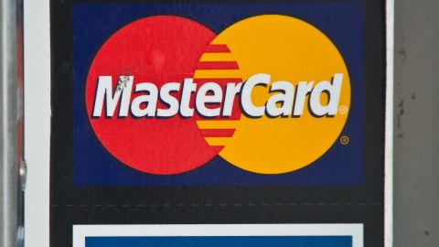 Un nuevo diseño de Mastercard pretende facilitar la vida a los usuarios con discapacidad visual