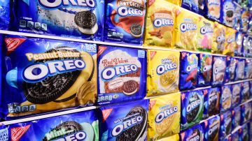 Por qué las galletas Oreo y otros snacks pronto costarán más a fin de este año
