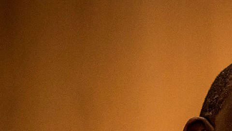 Cyril Ramaphosa, presidente de Sudáfrica, llama a levantar restricciones de viaje por ómicron.