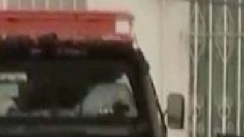 Hombre discute con sujetos en bar y lo matan en su auto BMW