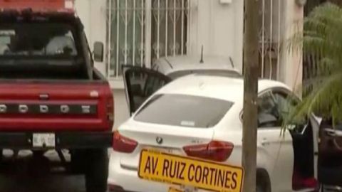 Hombre discute con sujetos en bar y lo matan en su auto BMW