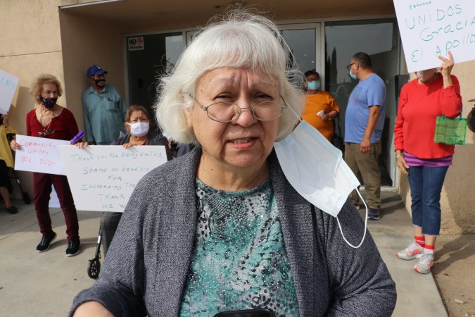A Christina Cologne, abuelita de 64 años, le querian aumentar la renta mensual a $1,558