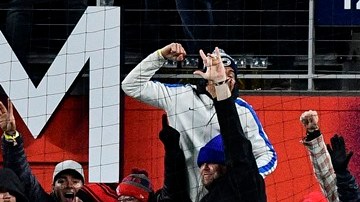 Christian Pulisic entró en el segundo tiempo y marcó el primer gol para Estados Unidos.