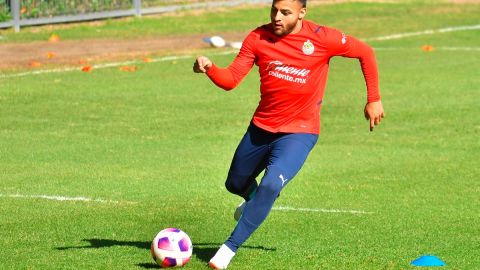 ALexis Vega se recuperó de sus molestias físicas y estará presente en el duelo contra Puebla.
