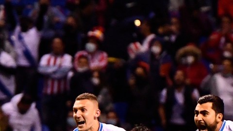 Los jugadores celebraron su pase a la Liguilla tras unos dramáticos penales.