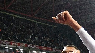 Pumas estará en la Liguilla gracias a los goles de Leonel López y Juan Dinneno.