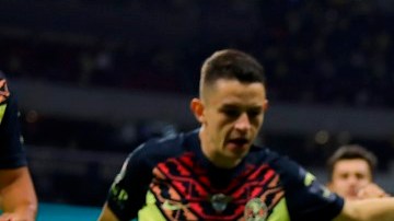 Emanuel Aguilera anota un gol con el Club América, ahora llevará sus goles al Atlas.