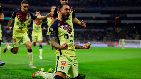 Emanuel Aguilera anota un gol con el Club América, ahora llevará sus goles al Atlas.