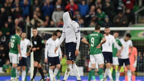 La selección de Italia no pudo ganarle a Irlanda del Norte, por lo que tendrán que jugarse su cupo al mundial en el repechaje.