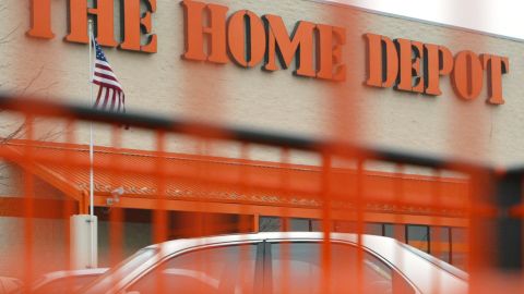 Ladrones adolescentes roban Home Depot en Los Ángeles entre oleada de asaltos registrados durante Black Friday