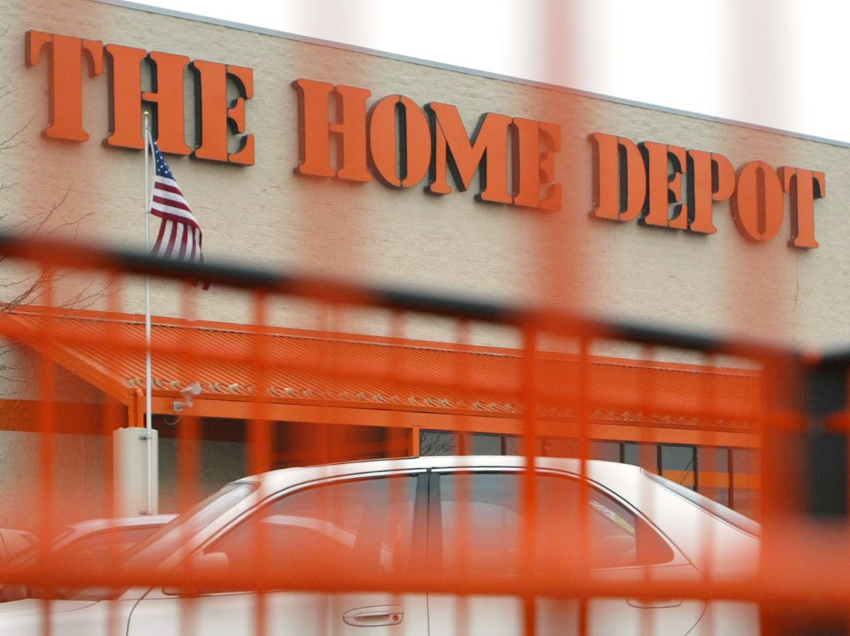 Teen thieves rob Home Depot in Los Angeles amid wave of Black Friday robberies