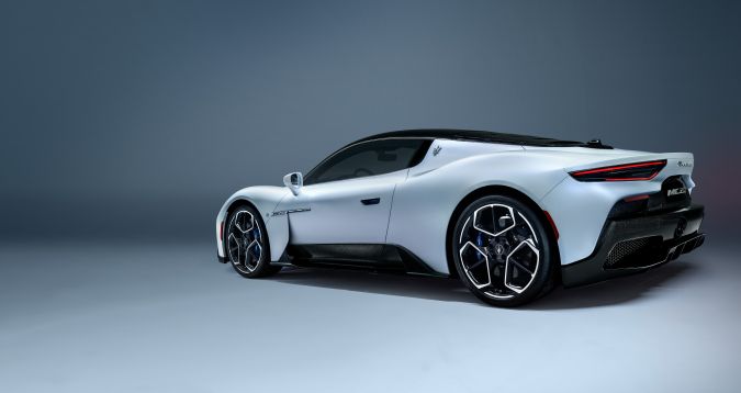 Foto lateral del Maserati MC20