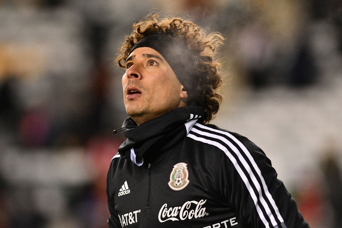 Guillermo Ochoa and his wife received death threats after mistakes by Memo in Canada-Mexico