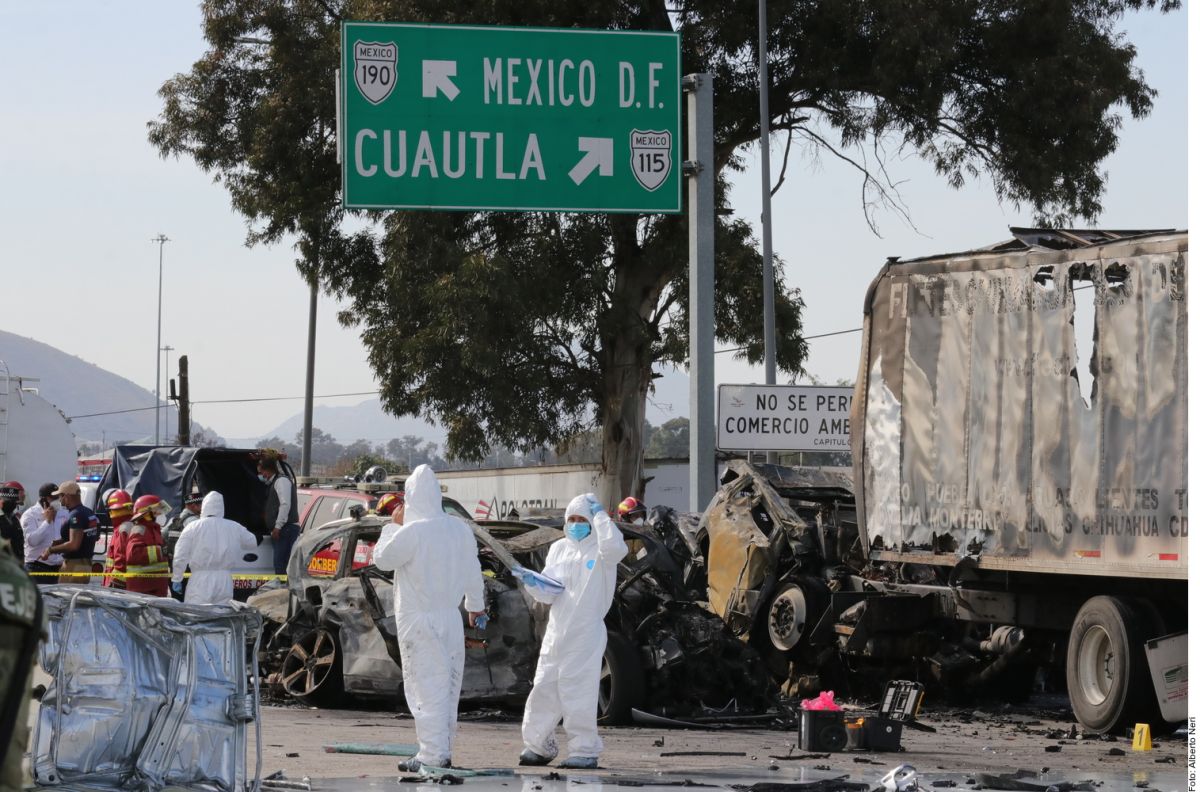 Mueren 19 en choque de la México Puebla.