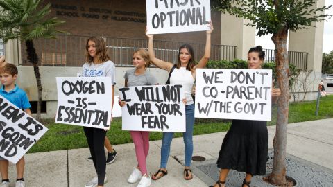 Niña de 7 años ha sido suspendida 36 veces de su escuela en Florida por no usar máscara