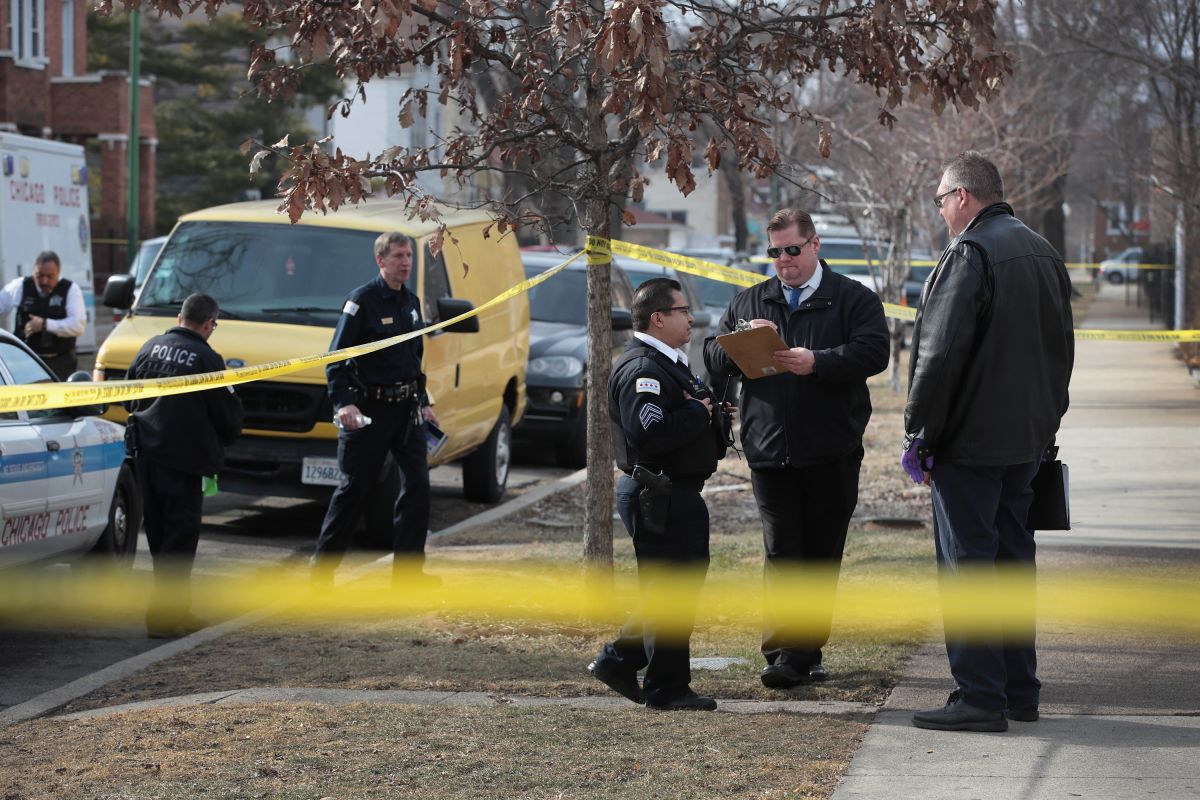 3 year old boy dies after falling from 17th floor of chicago building american post