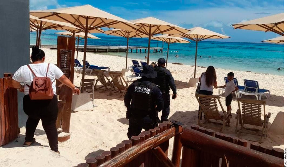 VIDEO: They disseminate images of an armed group that murdered two drug dealers on the beach of a hotel in Cancun