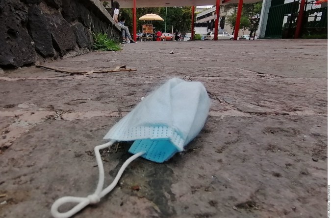 Cubrebocas son una fuente de contaminación en México.