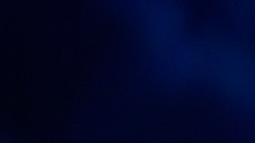 Sebastián Yatra es sorprendido por una fanática.