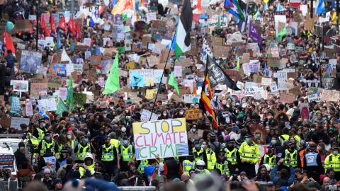 Unas 291 pruebas positivas de Covid-19 se vincularon a actividades relacionadas con la cumbre mundial COP26, según una evaluación inicial.