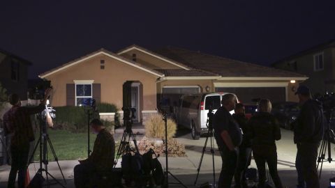 VIDEO Cámara corporal de un policía muestra el momento exacto del rescate de los hermanos Turpin y la miseria dentro de la casa