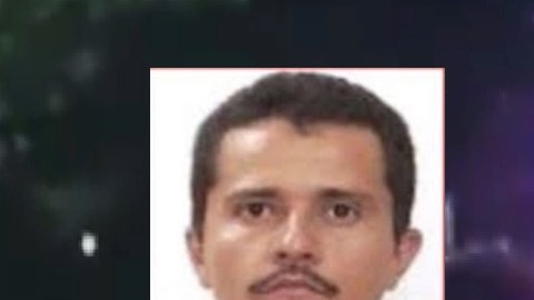 Traslado de autos de lujo del CJNG.