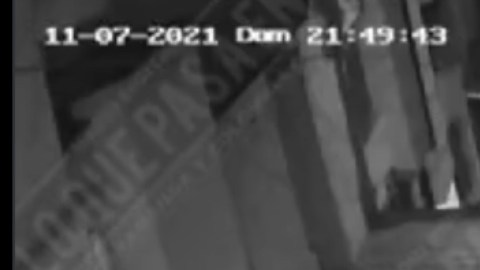 Ataque de sicario grabado por cámaras de seguridad.