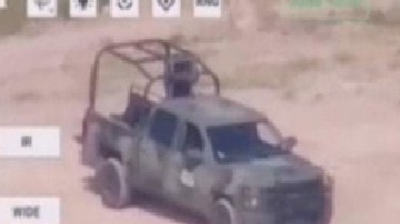 Presuntos miembros de Ejército mexicano son captados vendiendo armas y drones a cártel del narco.