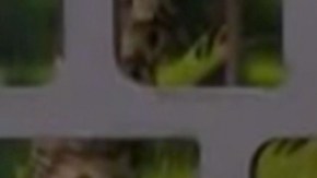 Alicia Machado y Roberto Romano en el jacuzzi de 'La Casa de los Famosos'.