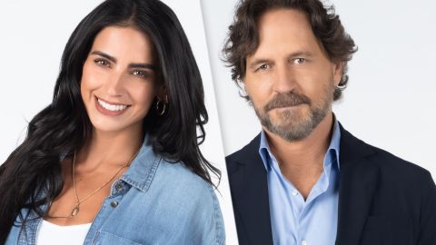 Bárbara de Regil y Guy Ecker en 'Parientes a la Fuerza'.