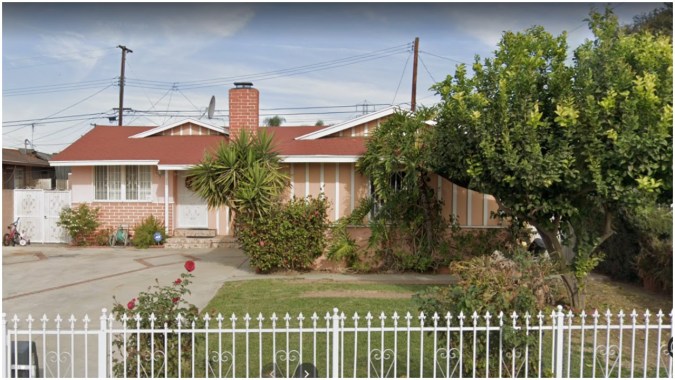 Así se ve desde afuera la casa que perteneció a Chalino Sánchez y aún es habitada por su familia (Google Maps)
