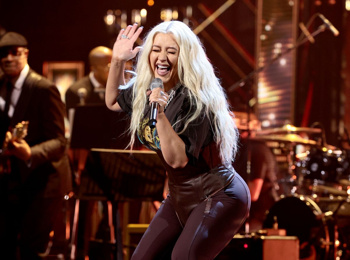 Christina Aguilera to perform live at Univision’s 2021 Latin Grammys