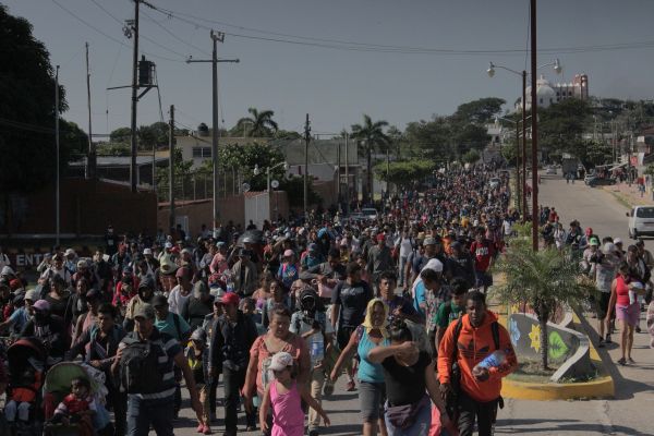 La Caravana Migrante Reanuda La Marcha En M xico Con Un Cambio En La 