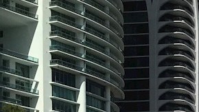 Cubanos en Miami se manifiestan en contra del actual Gobierno de Miguel Díaz Canel.