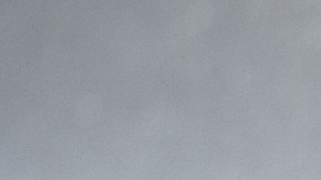 Foto del tubo de escape de un auto