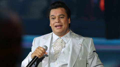 Joan, hijo de Juan Gabriel, dice ser indigente pese a tener lujosa mansión en Acapulco