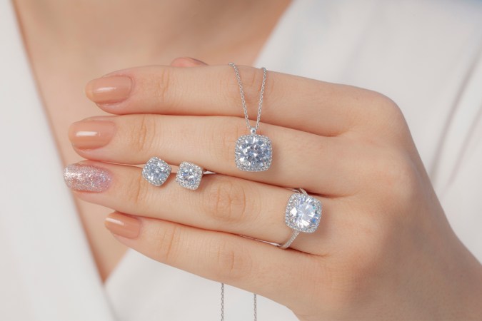 La mejor lista de 10 regalos para dar a una quinceañera en su día especial