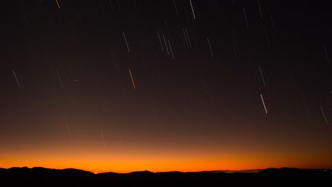 La energía de las Leónidas se duplica por la cercanía del eclipse de lunar en Tauro.