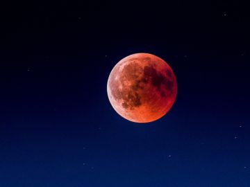 La luna llena de noviembre, que será una luna de sangre por ser un eclipse, adquiere un poderoso simbolismo.