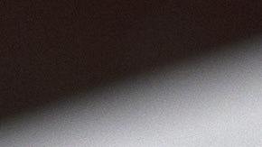 Foto de un documento firmado con una pluma sobre él