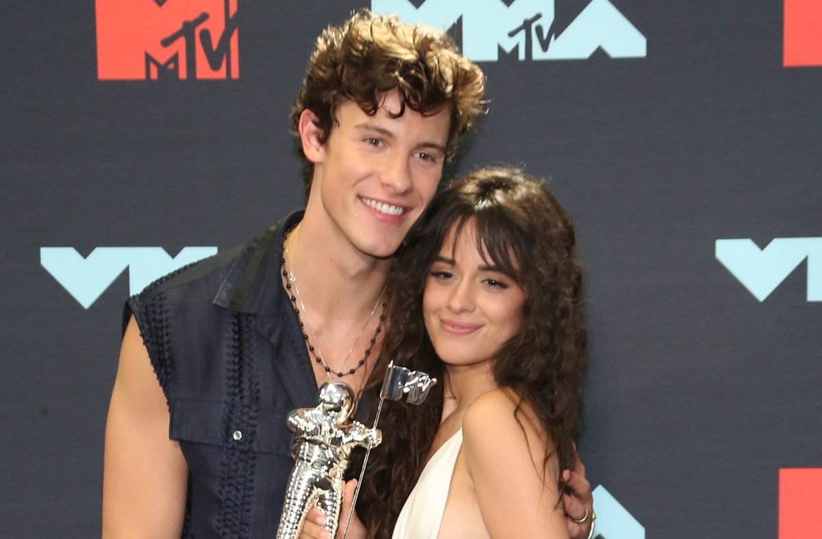 Shawn Mendes and Camila Cabello unleash reconciliation rumors after being caught walking their pet