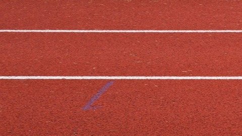 Foto de los números sobre una pista de carrera